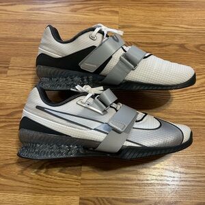 Nike Romaleos 4 SE SAMPLE Weight Lifting Shoes Phantom Dust FZ8663-100 Mens 13